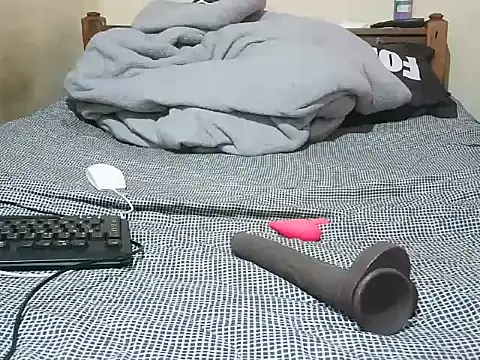 Luna-Blush webcam