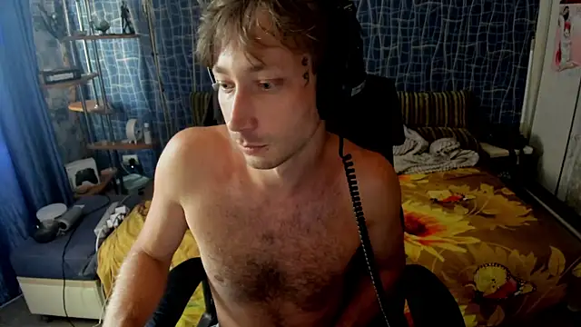 CuteBoy228 webcam