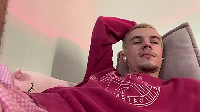 Jeremy1Scott live cam on StripChat