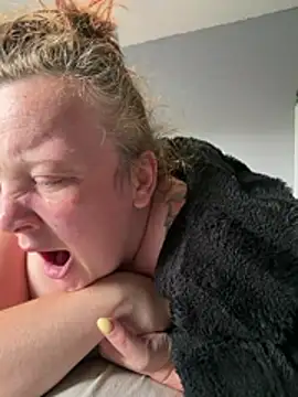 busty-bella1 webcam
