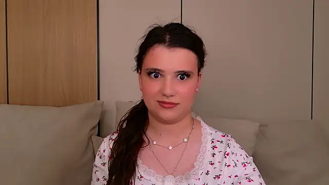 Pauline_Heaven webcam