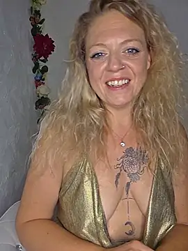Anna-LustigOfficial webcam