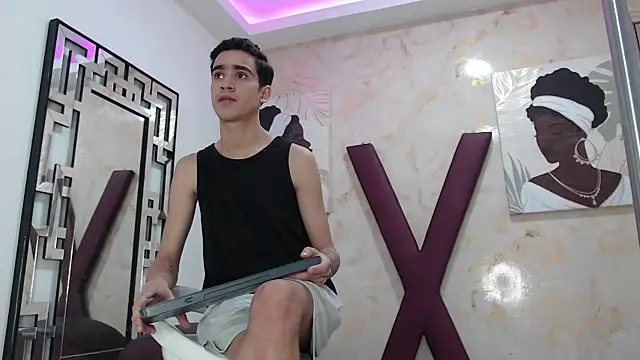 GOLDEN_BOSS webcam