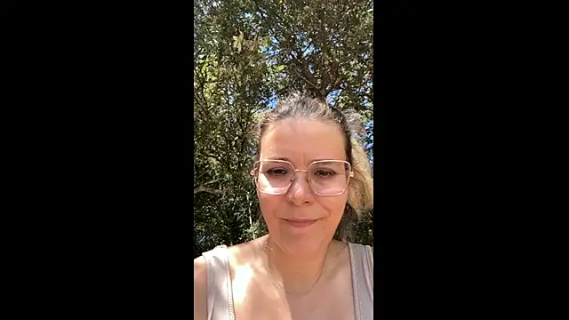 EmyLana webcam