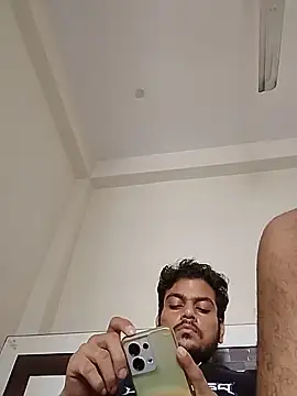 Realcumshow webcam