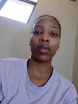 MsParisSmith webcam