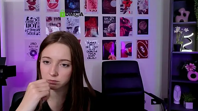 chloe_ley webcam