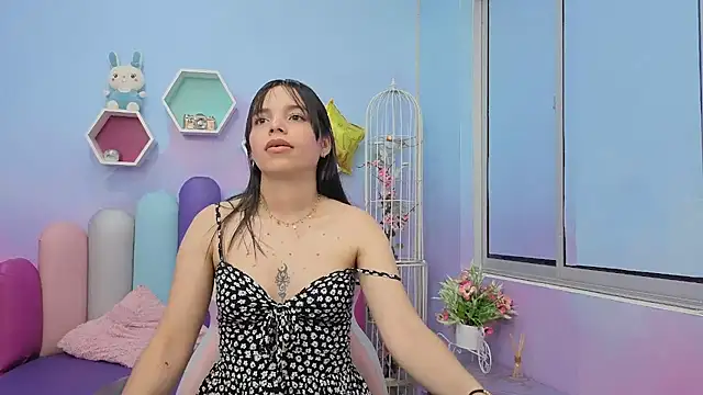 Isaa_Skinny webcam
