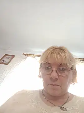 Elena_Beautiful784 webcam