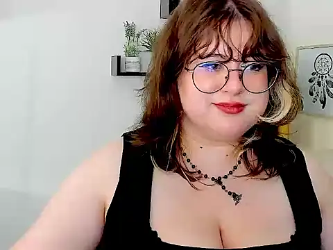OpheliaLush webcam