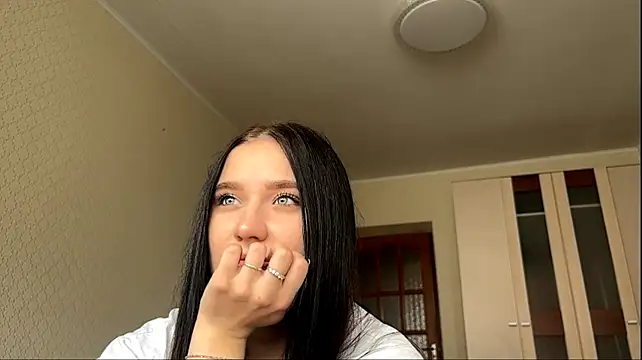 MaxineTokihiro webcam