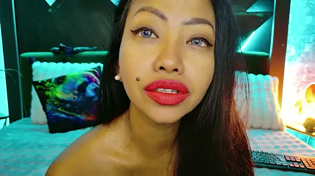 ElyaQuinn webcam