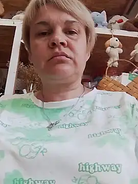 LittleFlower777 live cam on StripChat