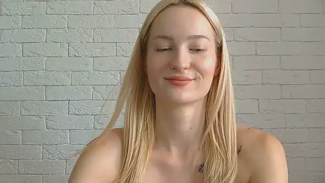 Alice_Sweet_01 live cam on StripChat