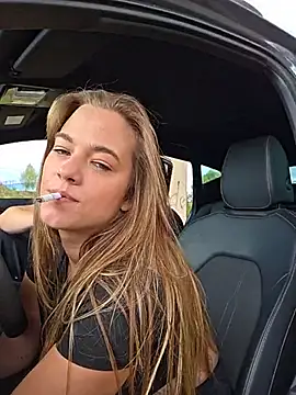 Luna_Lynn webcam