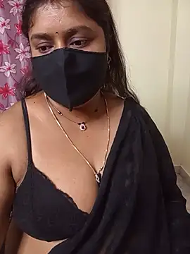 LouleyRani_ webcam