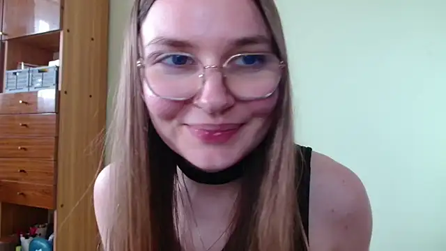 LooveELLYx webcam