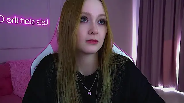 AgataFoxley webcam