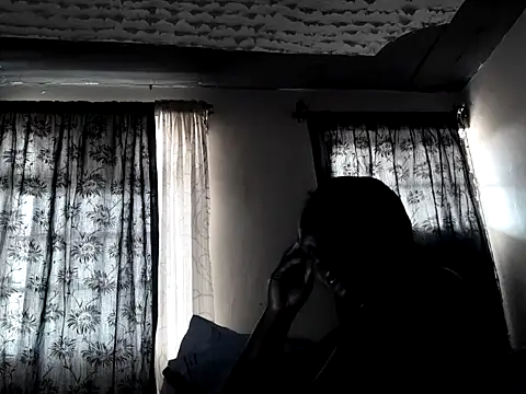 sexyleah25 webcam