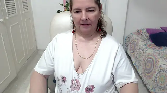 leonela_69 webcam