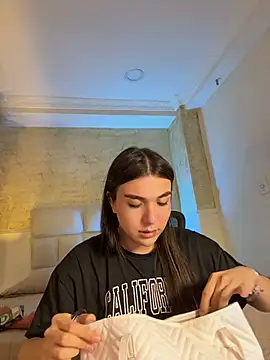 saracaball_ webcam
