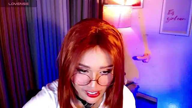 urmidnightcravingsxx webcam