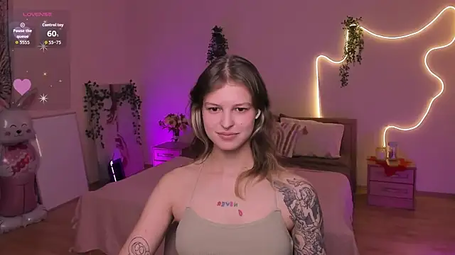 Lisa_Blossom webcam
