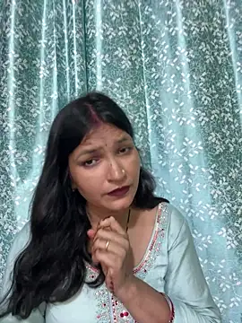 Priyaa_1433 webcam