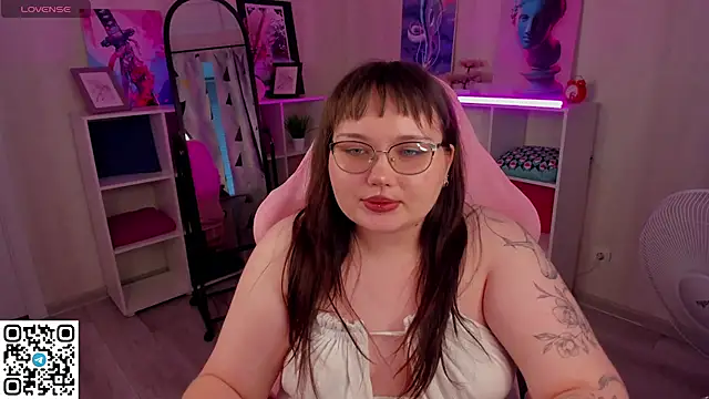 Niki_Glow webcam