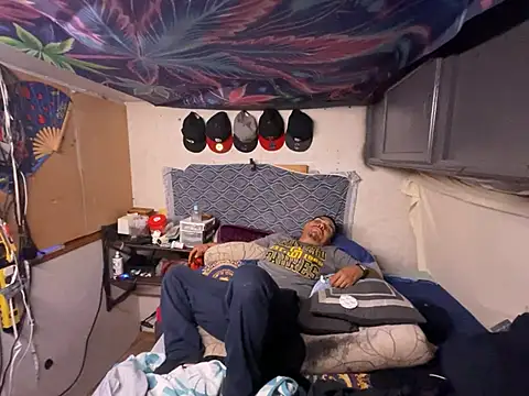 OmarSalasxh33 webcam