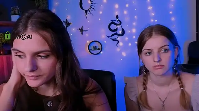 lisa_dark_ webcam