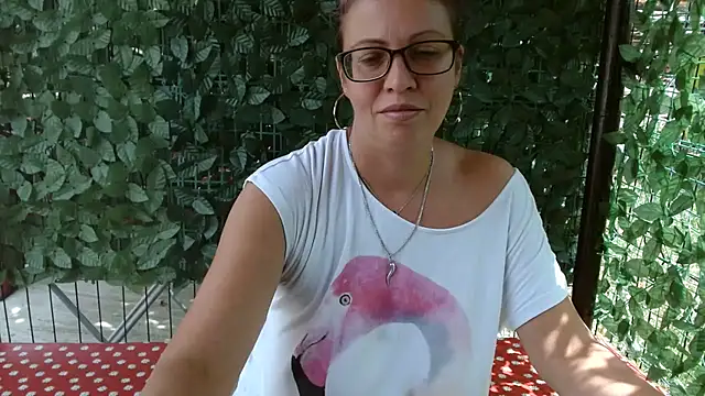 LadyHellene webcam
