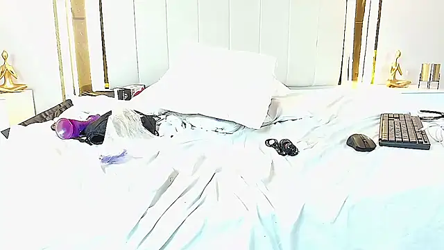 Lilith_NoirF webcam