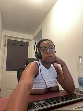 Melia_Rayne