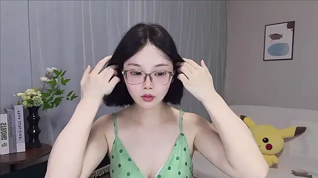Pearl-xixi777 webcam