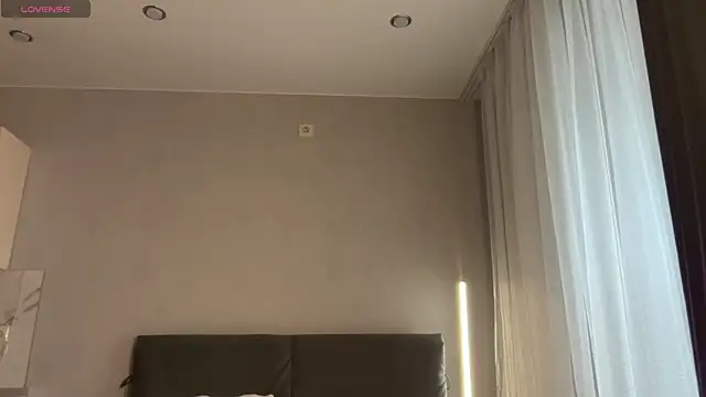 AlexaDeviliciouss webcam