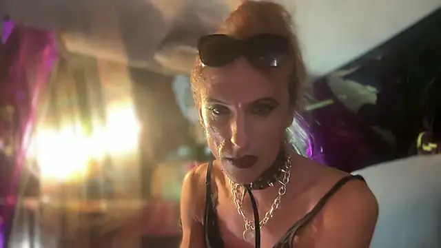 TgirlBrat live cam on StripChat