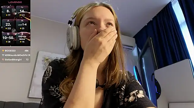 LauraLowe webcam