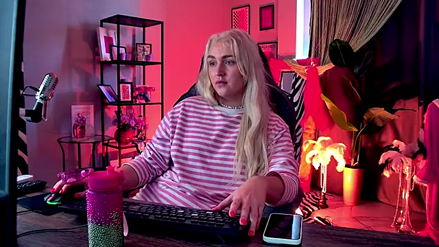 AmelieRowan webcam