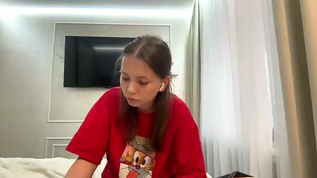 TannishTearing webcam