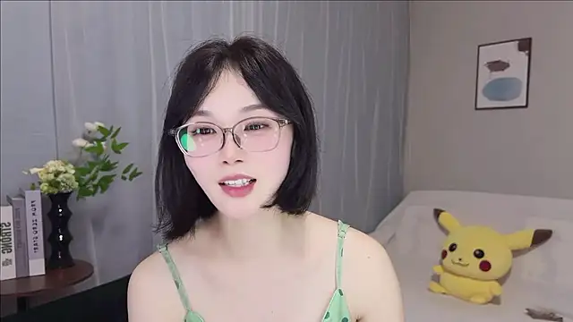 Pearl-xixi777 webcam
