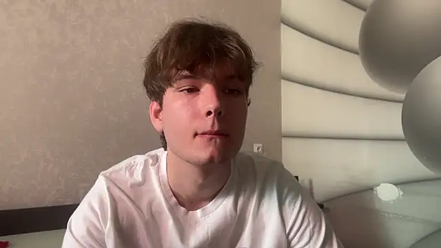 tomasdickpick (M twink) - take off a T-shirt