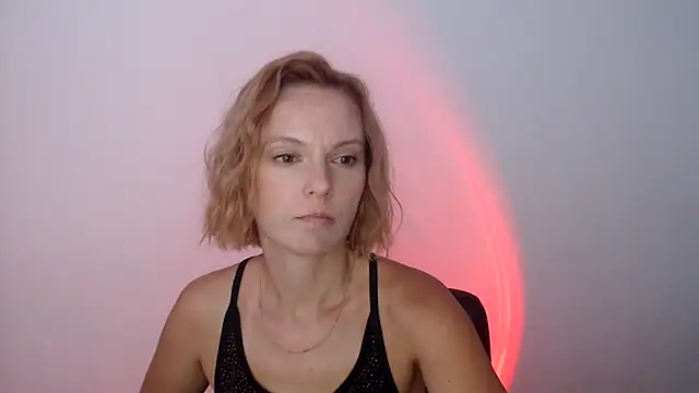 AdelleLovee_ webcam