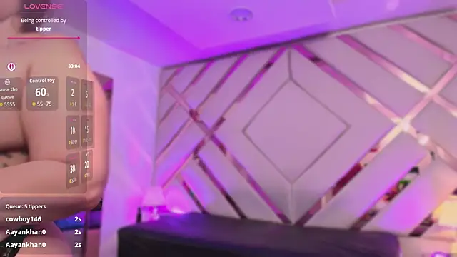 Mia_Pembroke_ webcam