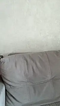LezzyCrown webcam