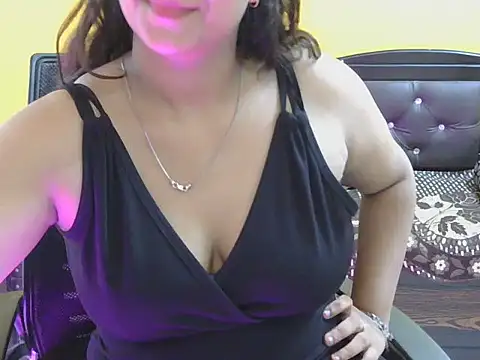 cute-zaraa webcam