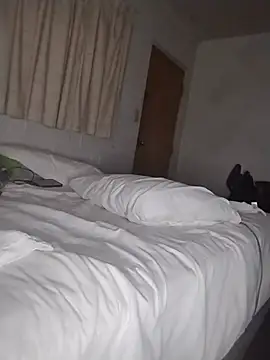THEBEDroomdoOR webcam