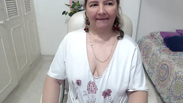 leonela_69 webcam