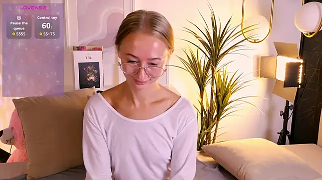 VictoriaLights live sex cam