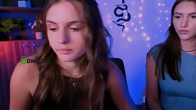 lisa_dark_ webcam